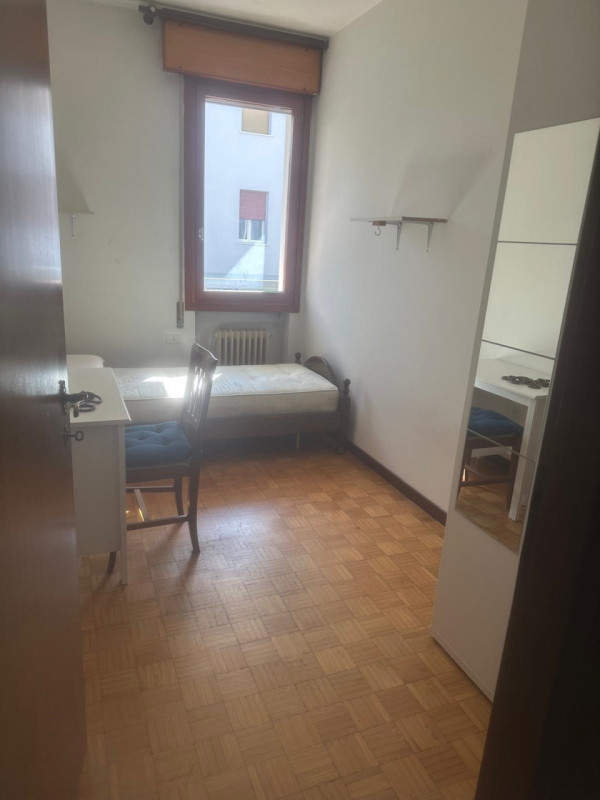 ZONA MADONNA PELLEGRINA, comodissimo a tutti i principali servizi ed ai mezzi pubblici, proponiam...
