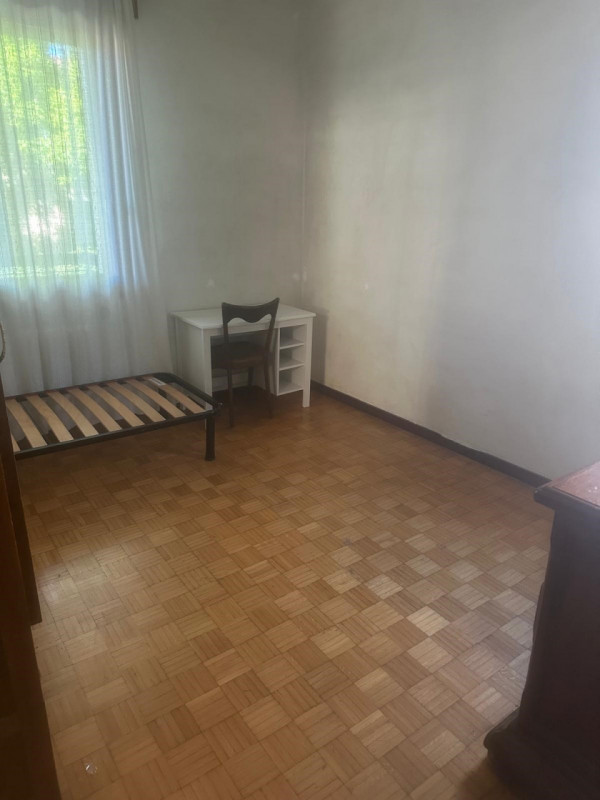 ZONA MADONNA PELLEGRINA, comodissimo a tutti i principali servizi ed ai mezzi pubblici, proponiam...