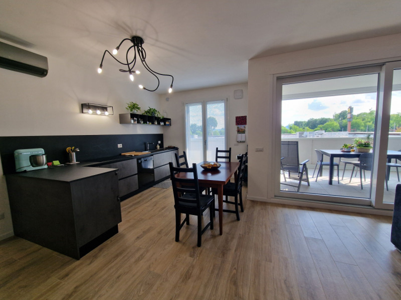 In una delle zone residenziali più apprezzate di Rubano, in posizione comoda ai principali serviz...