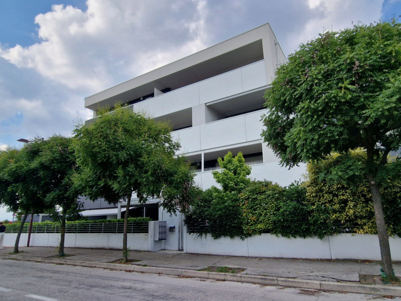 In una delle zone residenziali più apprezzate di Rubano, in posizione comoda ai principali serviz...