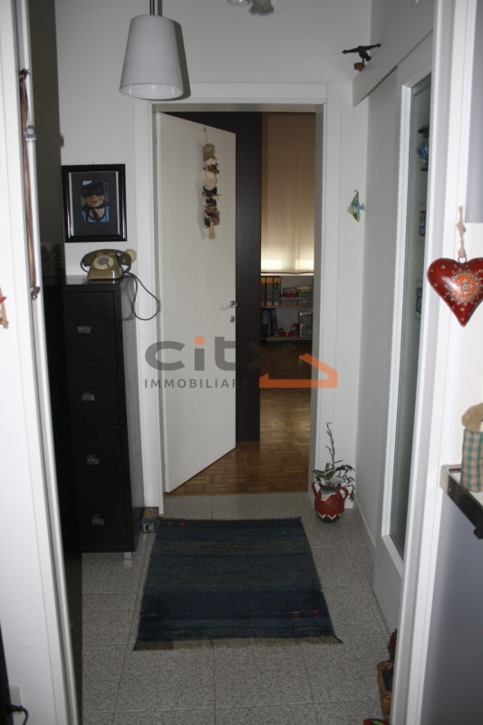 BASSANO V.LE VENEZIA: proponiamo MINI APPARTAMENTO composto da:
- ingresso, 
- soggiorno con ango...