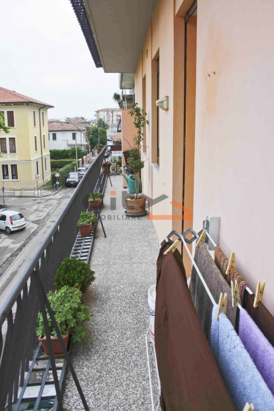 BASSANO V.LE VENEZIA: proponiamo MINI APPARTAMENTO composto da:
- ingresso, 
- soggiorno con ango...