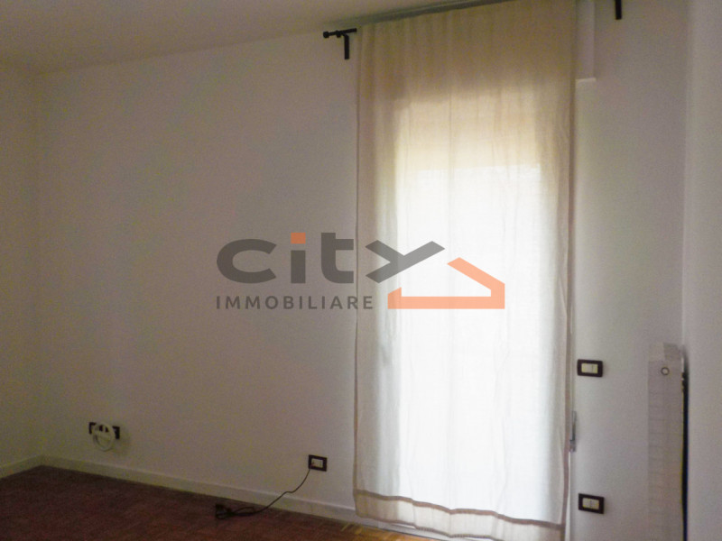 BASSANO V.LE VENEZIA: proponiamo MINI APPARTAMENTO composto da:
- ingresso, 
- soggiorno con ango...