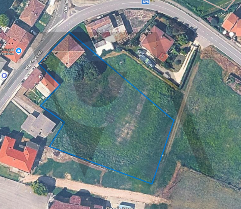 Proponiamo in vendita nel centro di Cona questa affascinante dimora dominicale di probabili origi...