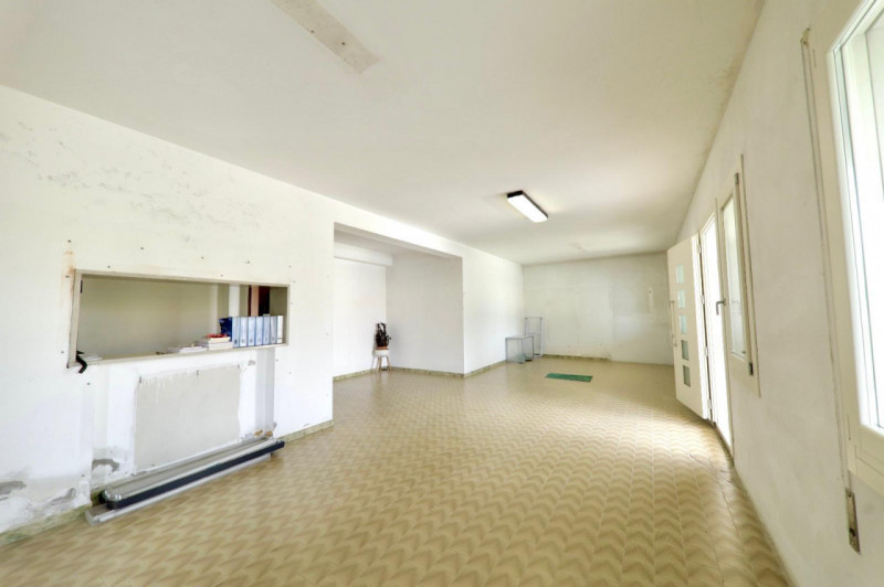 COMPOSIZIONE: 
Proponiamo in vendita spaziosa abitazione singola disposta su due livelli dove all...