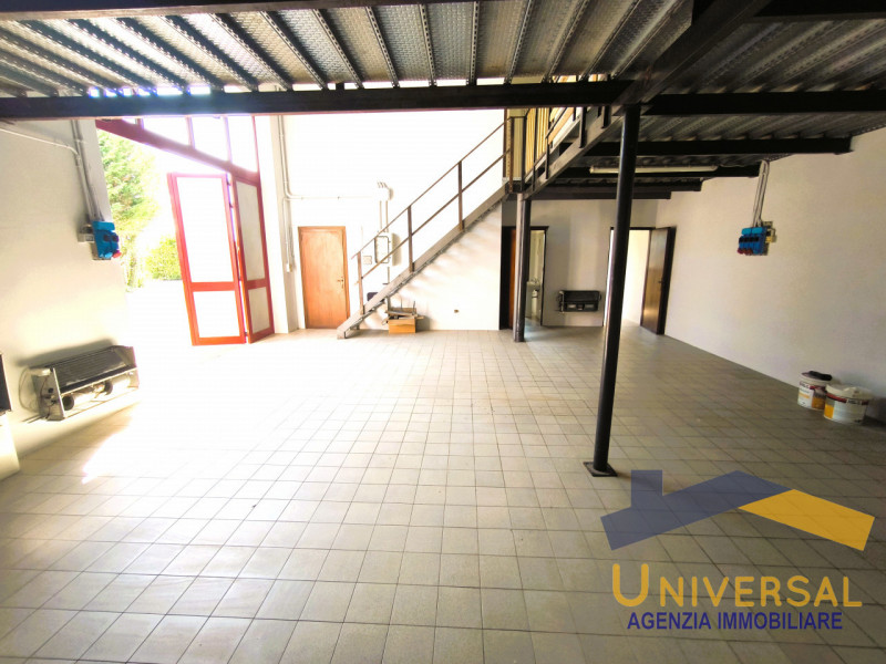 TREBASELEGHE - Fraz. FOSSALTA - In zona tranquilla ma al contempo di facile accesso.

Affittasi c...