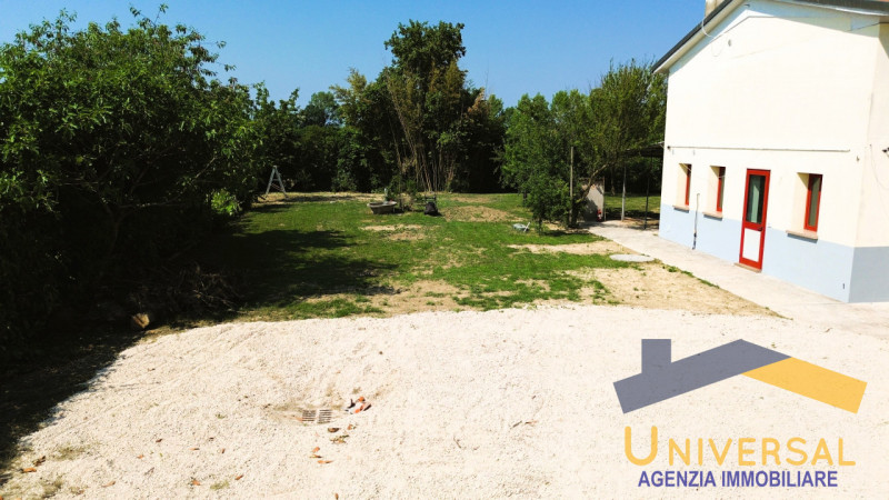 TREBASELEGHE - Fraz. FOSSALTA - In zona tranquilla ma al contempo di facile accesso.

Affittasi c...