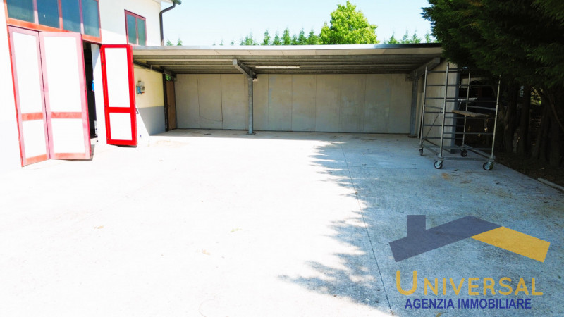 TREBASELEGHE - Fraz. FOSSALTA - In zona tranquilla ma al contempo di facile accesso.

Affittasi c...