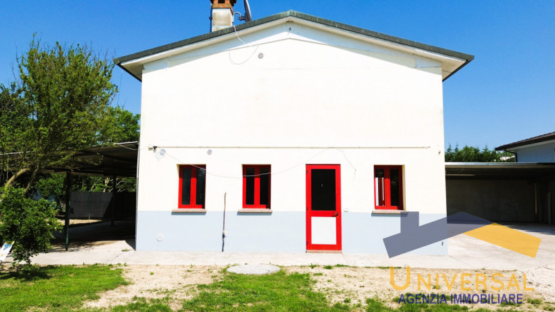 TREBASELEGHE - Fraz. FOSSALTA - In zona tranquilla ma al contempo di facile accesso.

Affittasi c...