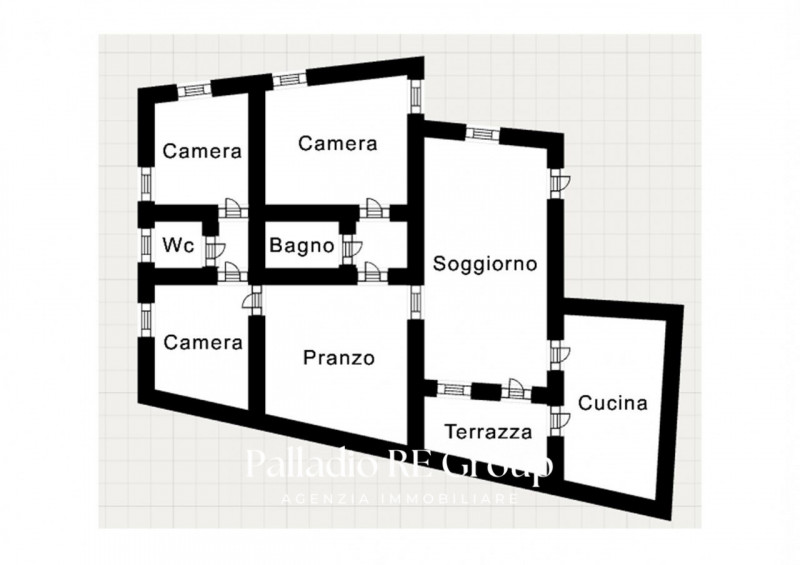 Nel cuore della Vicenza più nobile, all’interno di un prestigioso palazzo d'epoca servito da asce...