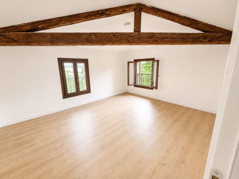 A Resana, in una zona residenziale tranquilla e ben servita ma a pochi minuti dalla tangenziale, ...