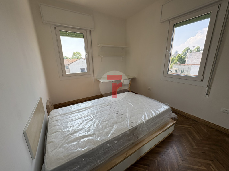 - STANZA SINGOLA PER STUDENTI -

STANZA in appartamento che si trova in zona Sant'Antonino ottima...