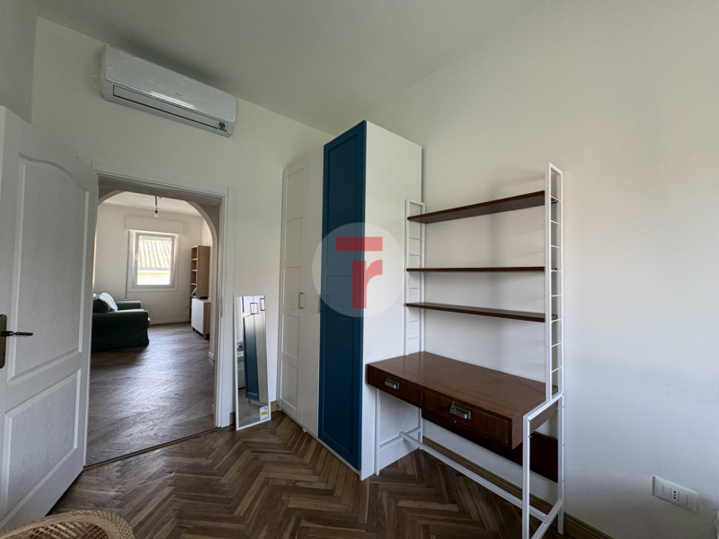 - STANZA SINGOLA PER STUDENTI -

STANZA in appartamento che si trova in zona Sant'Antonino ottima...