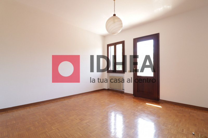 PONZANO VENETO - PADERNO 

""" RIFERIMENTO UP5 """

Visita il nostro sito https://idhea.it/ per u...