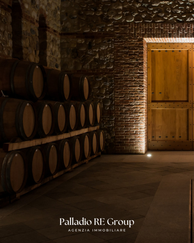 Nel cuore della storica Valpolicella, in provincia di Verona, si offre in vendita un'imperdibile ...
