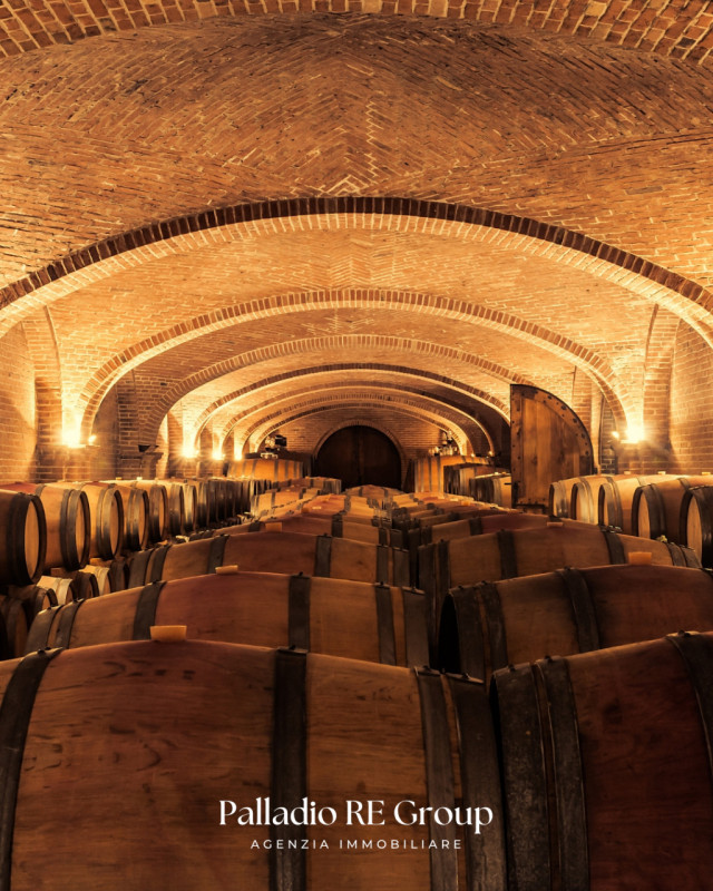 Nel cuore della storica Valpolicella, in provincia di Verona, si offre in vendita un'imperdibile ...