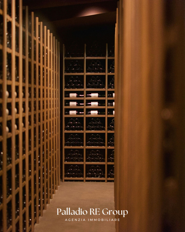 Nel cuore della storica Valpolicella, in provincia di Verona, si offre in vendita un'imperdibile ...
