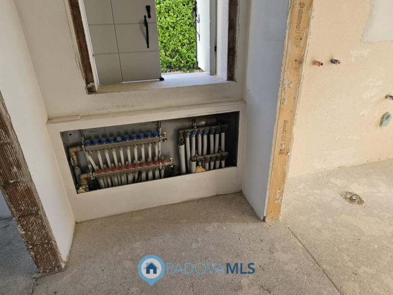 Immobile in esclusiva al Gruppo Padova MLS
LEGNARO Località Casone. Proponiamo in vendita una nuo...