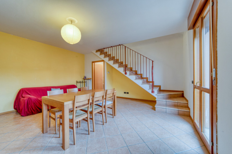 In vendita a Padova, nel cuore della tranquilla e residenziale zona Cave, proponiamo uno splendid...