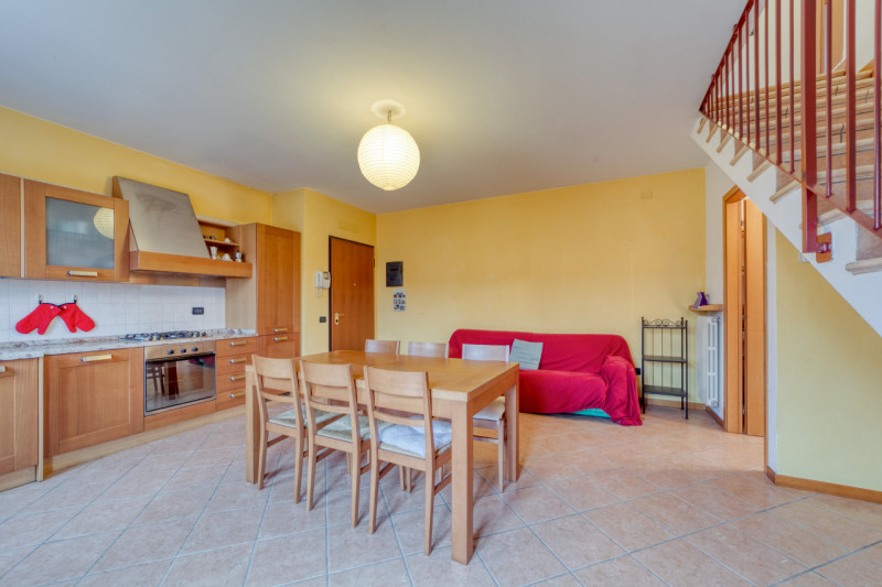 In vendita a Padova, nel cuore della tranquilla e residenziale zona Cave, proponiamo uno splendid...