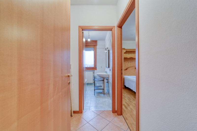 In vendita a Padova, nel cuore della tranquilla e residenziale zona Cave, proponiamo uno splendid...