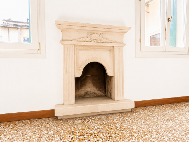 Nel cuore del Centro Storico di Vicenza, proponiamo in vendita un appartamento dalle metrature or...