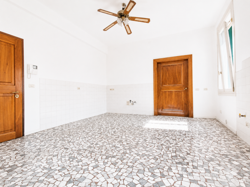 Nel cuore del Centro Storico di Vicenza, proponiamo in vendita un appartamento dalle metrature or...