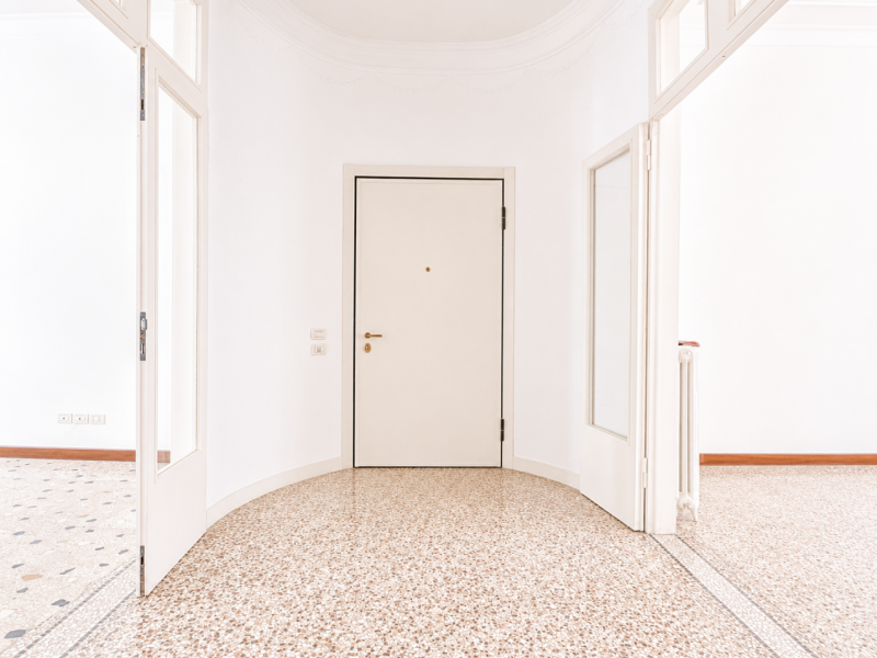 Nel cuore del Centro Storico di Vicenza, proponiamo in vendita un appartamento dalle metrature or...
