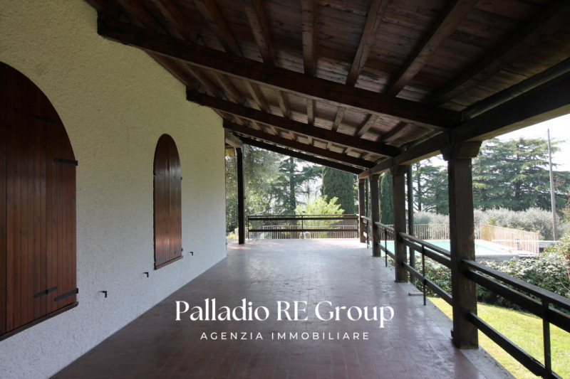 Scoprite questa straordinaria villa singola situata nel cuore delle colline tra Vicenza e Arcugna...