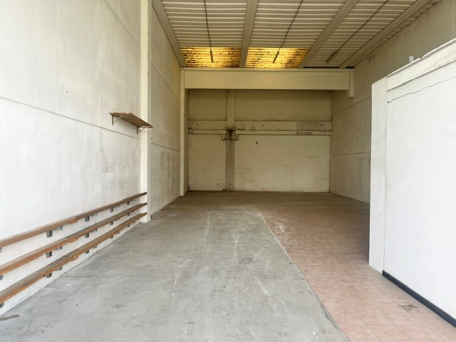 DUE CARRARE zona Terradura vendesi capannone di circa mq.240 compreso di ufficio e bagno di circa...