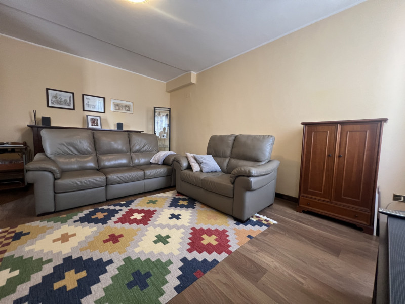 A pochi passi dal centro di Marsango, proponiamo in vendita una splendida porzione di casa bifami...