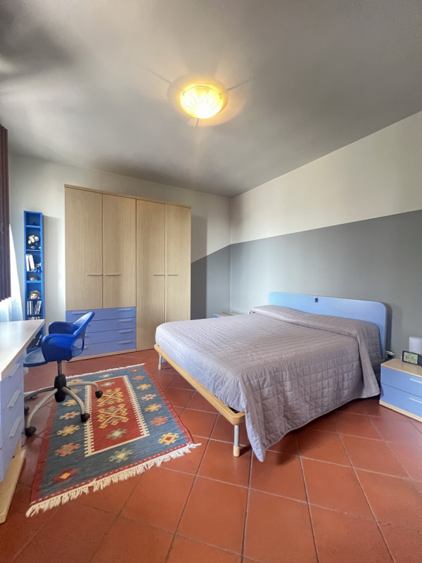 A pochi passi dal centro di Marsango, proponiamo in vendita una splendida porzione di casa bifami...