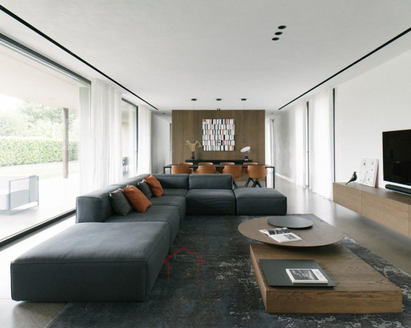 SARA IMMOBILIARE propone in vendita una prestigiosa villa contemporanea in classe energetica A4/N...