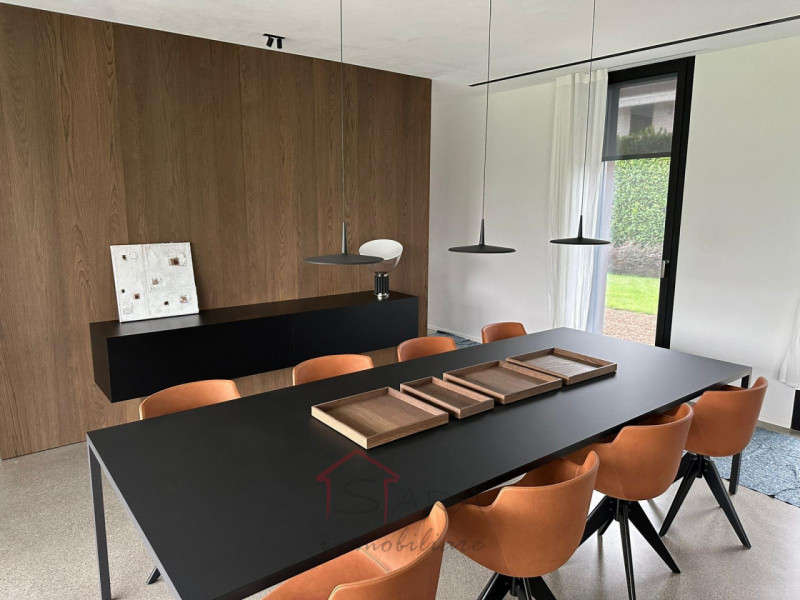 SARA IMMOBILIARE propone in vendita una prestigiosa villa contemporanea in classe energetica A4/N...