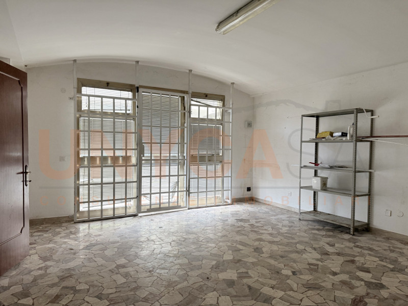 MONTEGALDA: proponiamo in locazione un ufficio 30 mq situato in zona centrale, ideale per chi des...