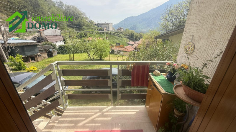 Nel cuore di Cogollo del Cengio, in una zona tranquilla e immersa nel verde ai piedi delle Prealp...