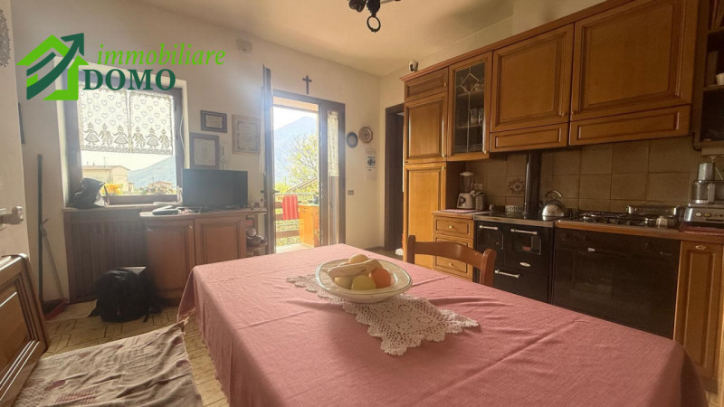 Nel cuore di Cogollo del Cengio, in una zona tranquilla e immersa nel verde ai piedi delle Prealp...