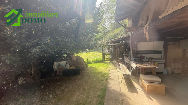 Nel cuore di Cogollo del Cengio, in una zona tranquilla e immersa nel verde ai piedi delle Prealp...