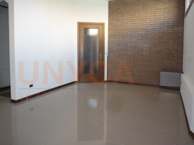 MESTRINO: proponiamo in locazione un ufficio di circa 65 mq situato al piano terra di una palazzi...