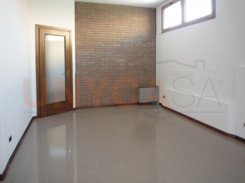 MESTRINO: proponiamo in locazione un ufficio di circa 65 mq situato al piano terra di una palazzi...