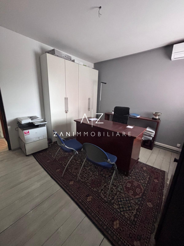 Proponiamo in vendita un prestigioso miniappartamento di circa 70 mq situato nella zona centrale ...