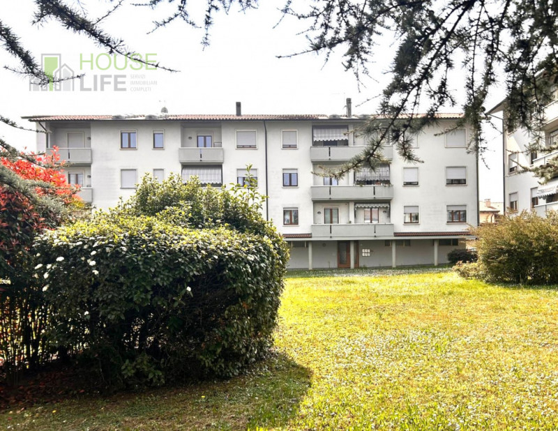 THIENE- Vianelle: in zona residenziale molto tranquilla TRICAMERE al piano terzo ed ultimo, in co...