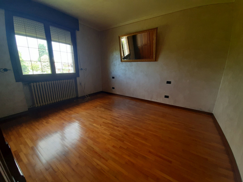 Nel comune di Campo San Martino, proponiamo la soluzione ottimale per chi cerca spazi veramente a...