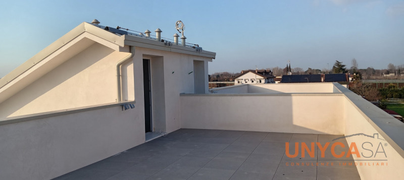 Padova, zona Mortise, comodi al centro città, sole 4 unità abitative, appartamenti da 3 camere ed...
