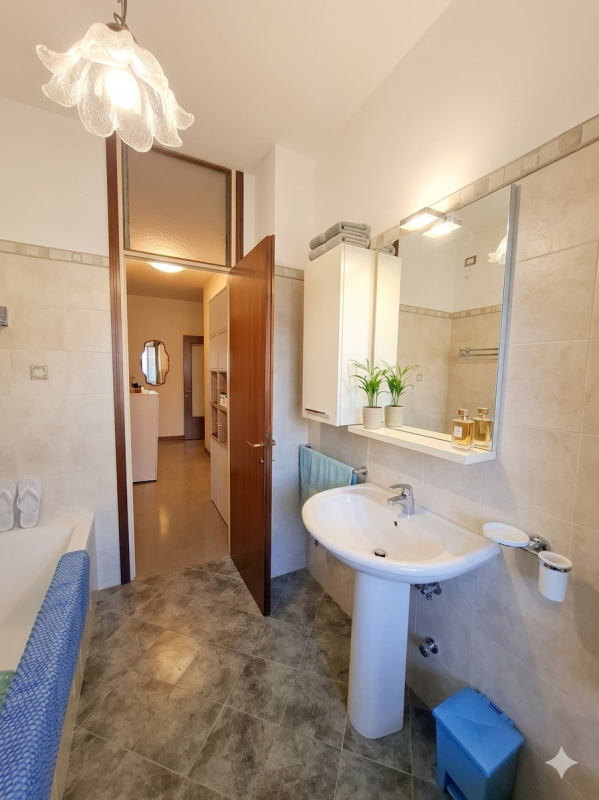 SANTA RITA 2 CAMERE PIANO ALTO CON ASCENSORE €.319.000 - rif.GB049

Nel cuore del ricercato quart...