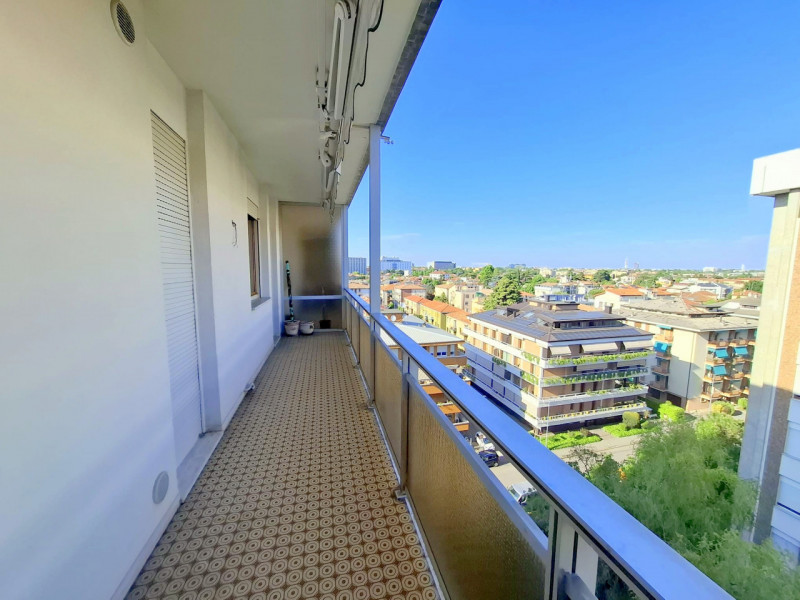 SANTA RITA 2 CAMERE PIANO ALTO CON ASCENSORE €.319.000 - rif.GB049

Nel cuore del ricercato quart...
