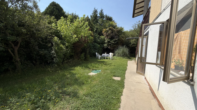 Scoprite questa interessante porzione di bifamiliare situata nel tranquillo comune di Vigonza, ne...