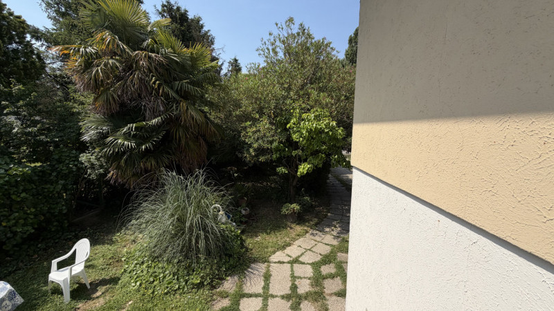 Scoprite questa interessante porzione di bifamiliare situata nel tranquillo comune di Vigonza, ne...