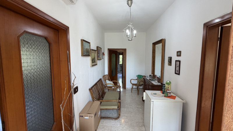 Scoprite questa interessante porzione di bifamiliare situata nel tranquillo comune di Vigonza, ne...