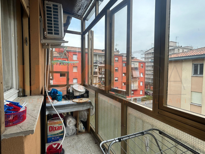 BRUSEGANA - Proponiamo in vendita appartamento situato al terzo piano di una palazzina, attualmen...